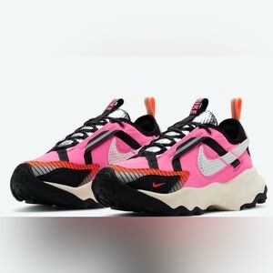 Size 8 - Nike 3M x TC 7900 LX Pink Blast W, Almost perfect condition